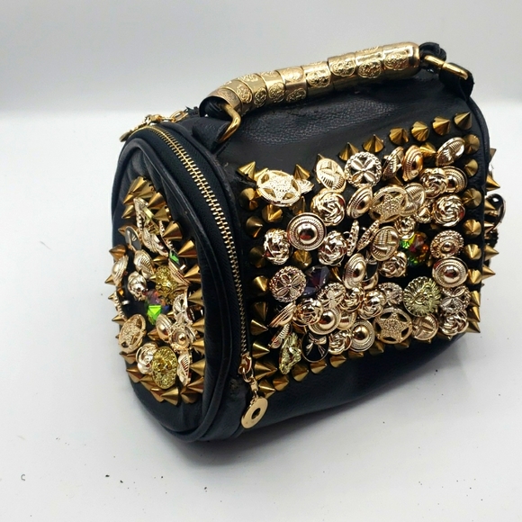 USED CONDITION BAG SIZE 7X6 COLOR BLACK WITH LOTS OF JEWEL THIS BAG NOT LEATHER - Picture 15 of 15
